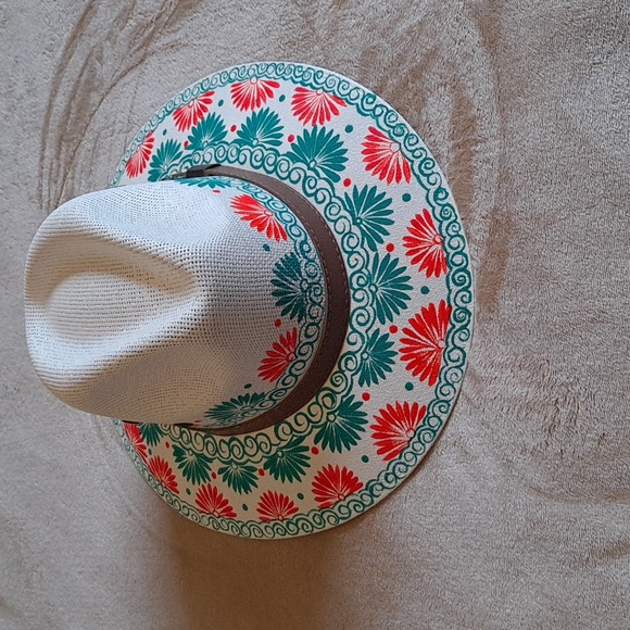 Hat - Picture 3 of 4